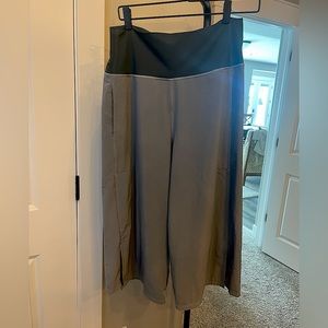 🍋 Lululemon Cropped Wide Leg Pants with Slits